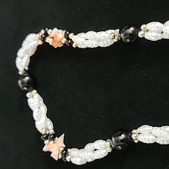 Vintage Necklace - Picture 2 of 3